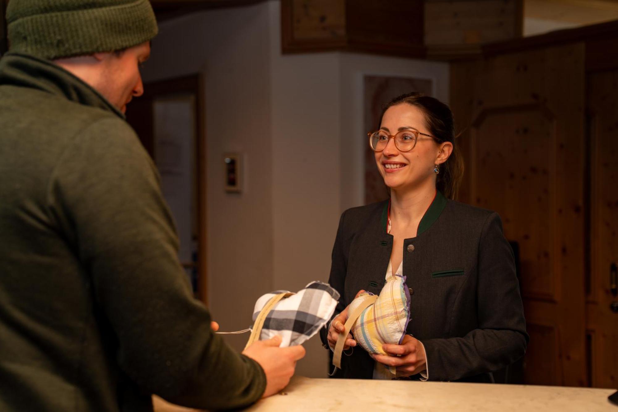 Hotel Andy 4 Sterne Superior イェルツェンス エクステリア 写真